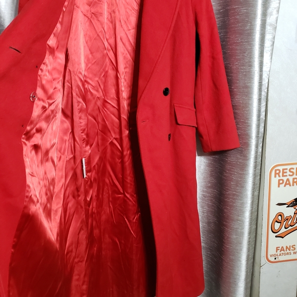 Vtg. 1970's Elegant Red 100% Wool Trench Coat Black Velvet Collar Sz16 Old Money - Picture 10 of 12